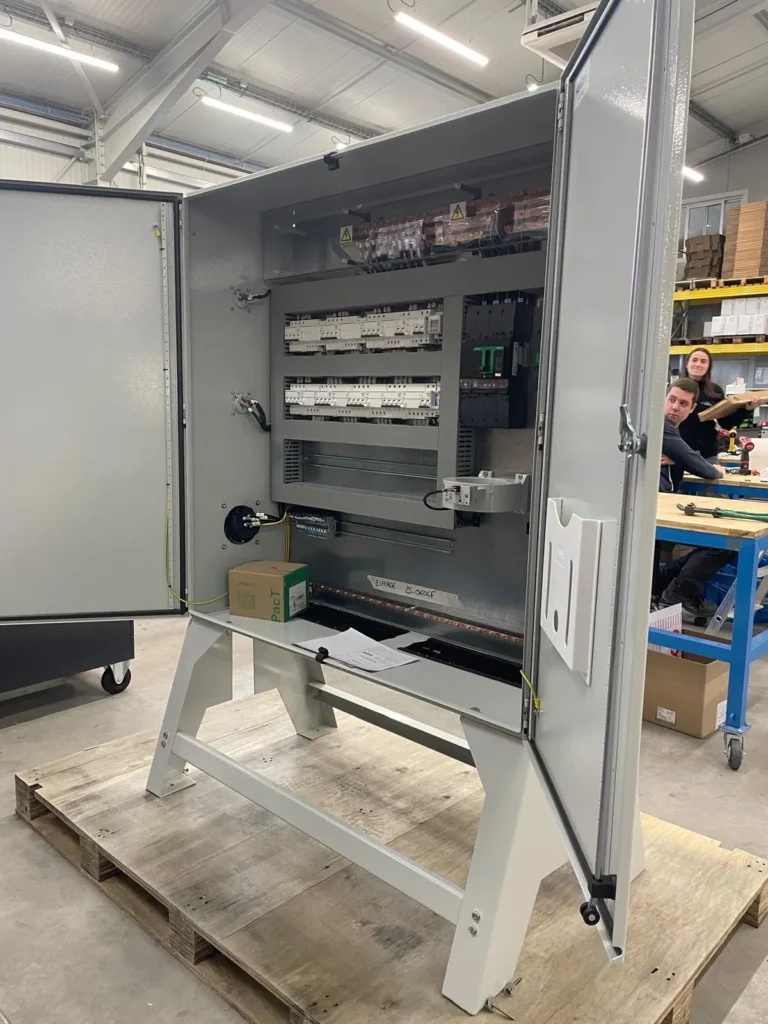 Coffret électrique pour le chantier de la ligne 15 du métro parisien