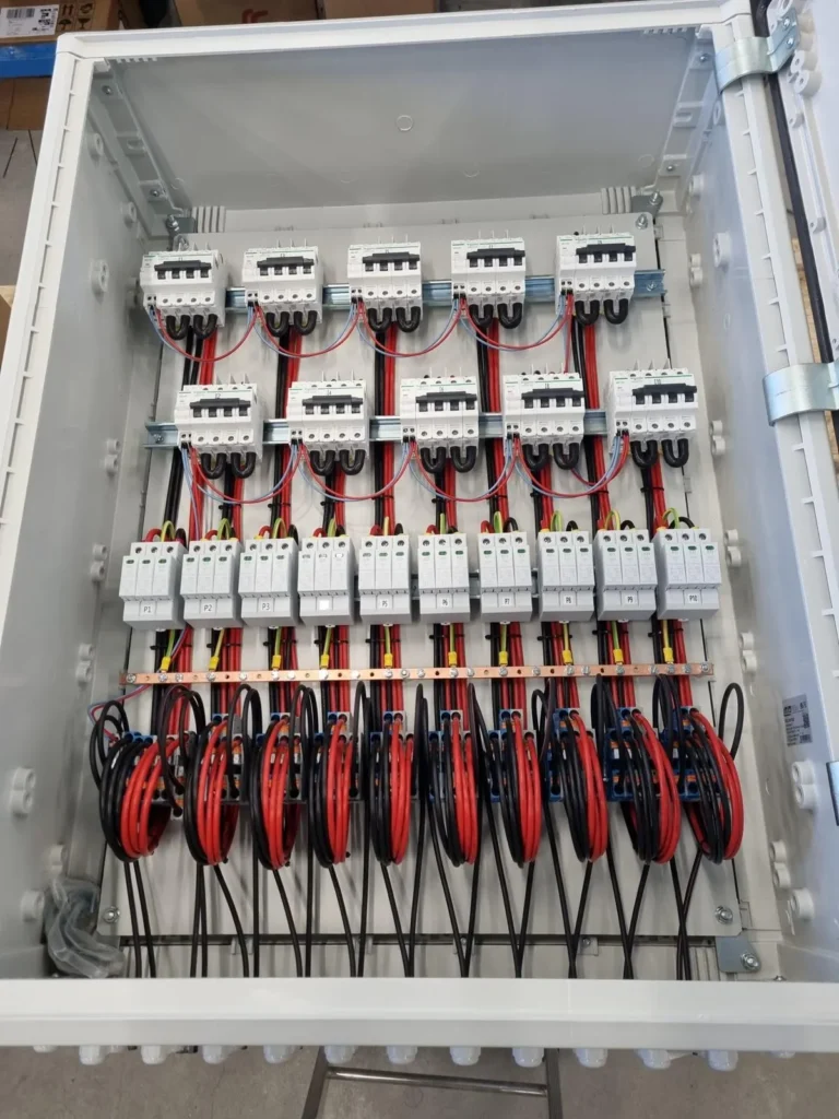 Armoire électrique après revamping de l'installation
